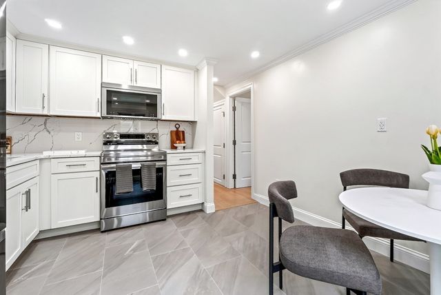 107 Woodley Ave, Boston, MA 02132