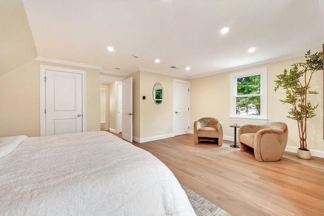 107 Woodley Ave, Boston, MA 02132