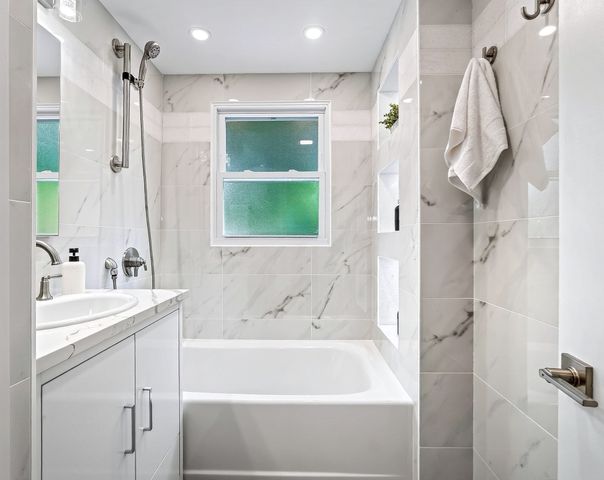 107 Woodley Ave, Boston, MA 02132