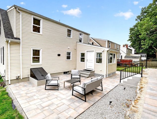 107 Woodley Ave, Boston, MA 02132