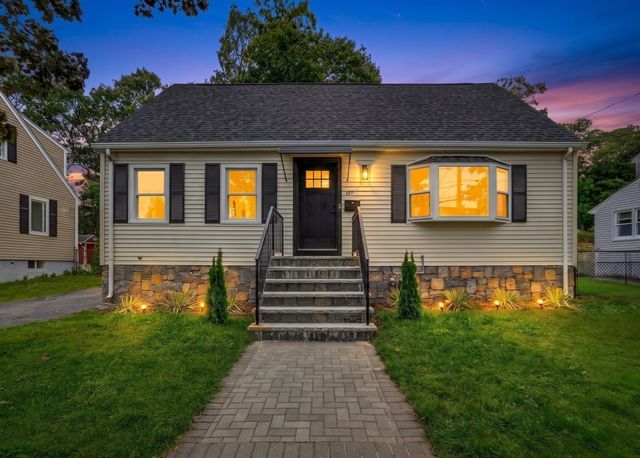 107 Woodley Ave, Boston, MA 02132