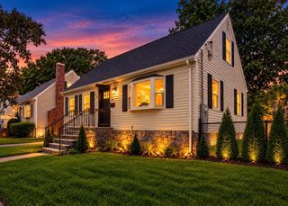 107 Woodley Ave, Boston, MA 02132