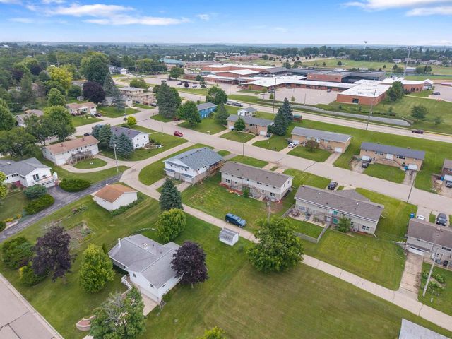 115 Ridge Drive, Mount Horeb, WI 53572