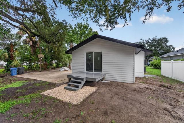 8809 DYER ROAD, Riverview, FL 33578