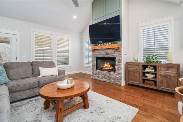 40 Cranfield Drive, Bella Vista, AR 72714