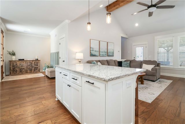 40 Cranfield Drive, Bella Vista, AR 72714