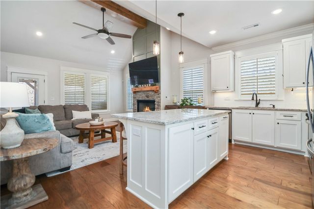 40 Cranfield Drive, Bella Vista, AR 72714