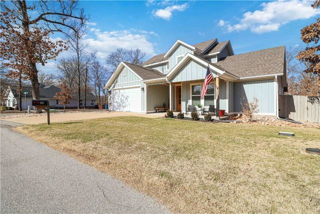 40 Cranfield Drive, Bella Vista, AR 72714