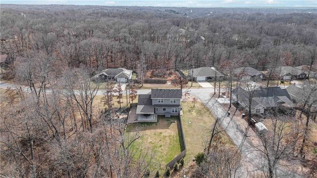 40 Cranfield Drive, Bella Vista, AR 72714