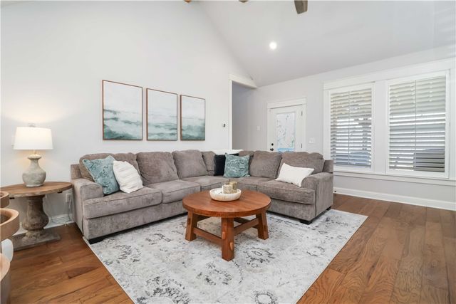 40 Cranfield Drive, Bella Vista, AR 72714