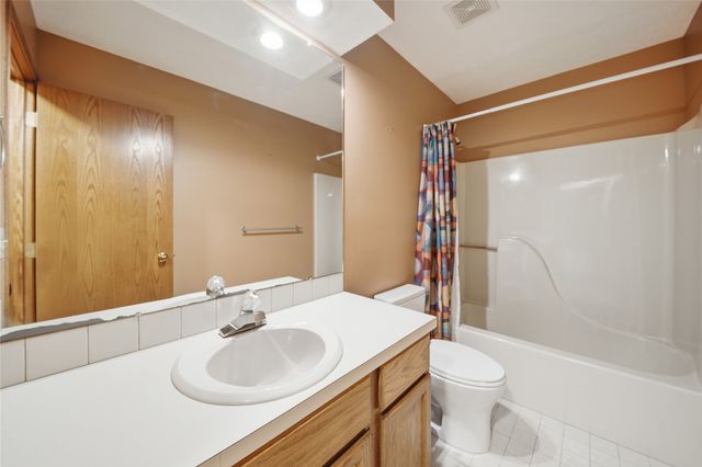 812 S 26th Street, West Des Moines, IA 50265
