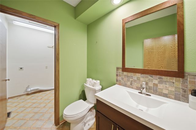 812 S 26th Street, West Des Moines, IA 50265