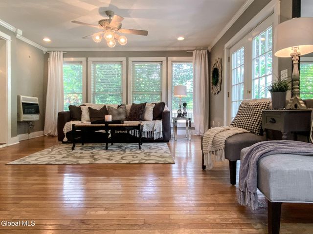 5 Hanneford Road, Queensbury, NY 12804