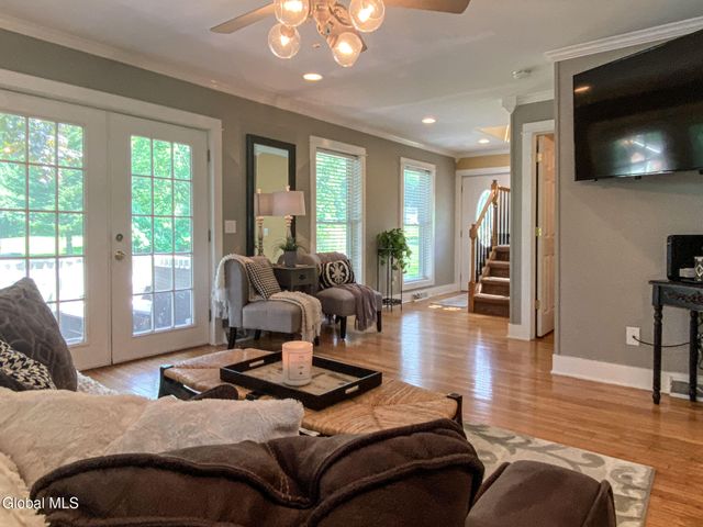 5 Hanneford Road, Queensbury, NY 12804