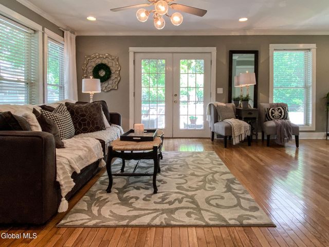 5 Hanneford Road, Queensbury, NY 12804