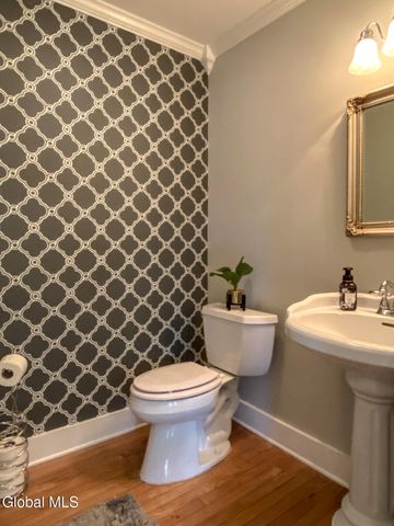 5 Hanneford Road, Queensbury, NY 12804