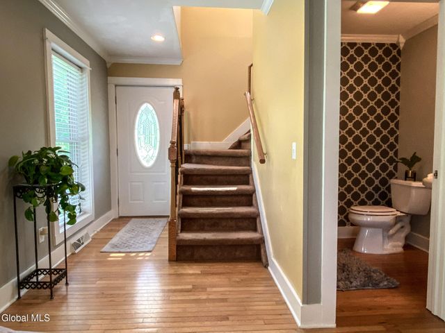 5 Hanneford Road, Queensbury, NY 12804