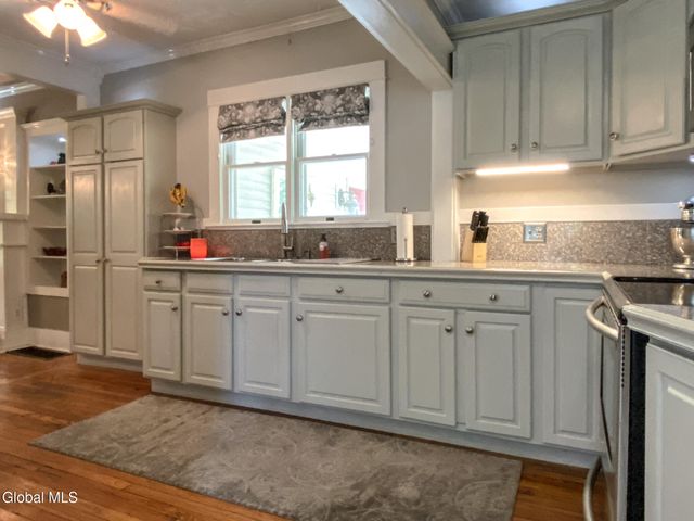 5 Hanneford Road, Queensbury, NY 12804