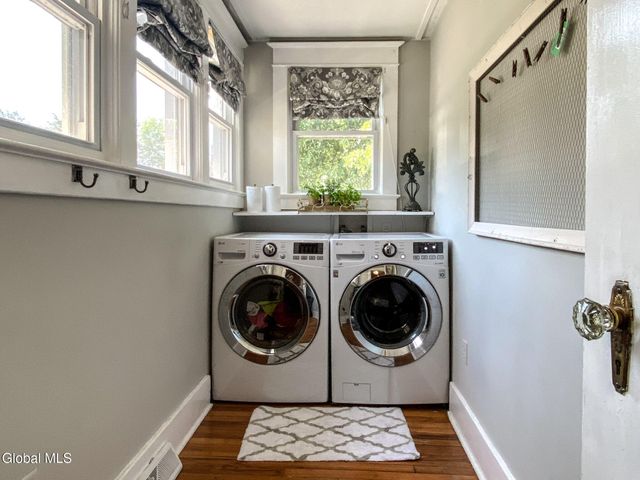 5 Hanneford Road, Queensbury, NY 12804