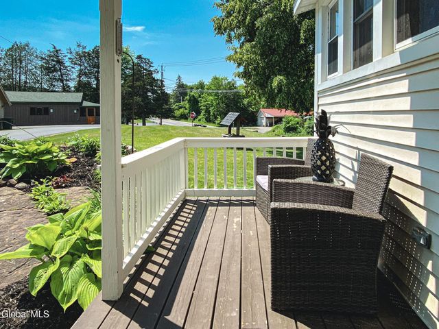 5 Hanneford Road, Queensbury, NY 12804