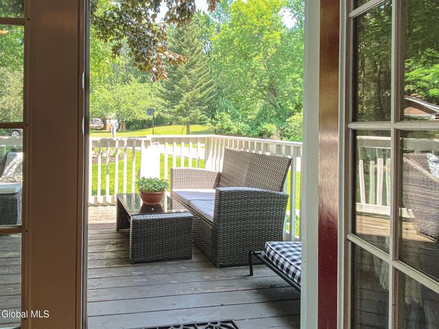 5 Hanneford Road, Queensbury, NY 12804