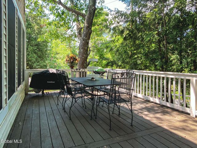 5 Hanneford Road, Queensbury, NY 12804