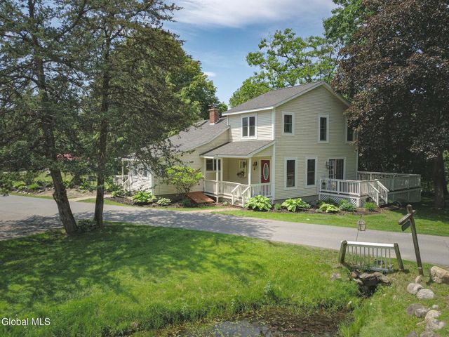 5 Hanneford Road, Queensbury, NY 12804
