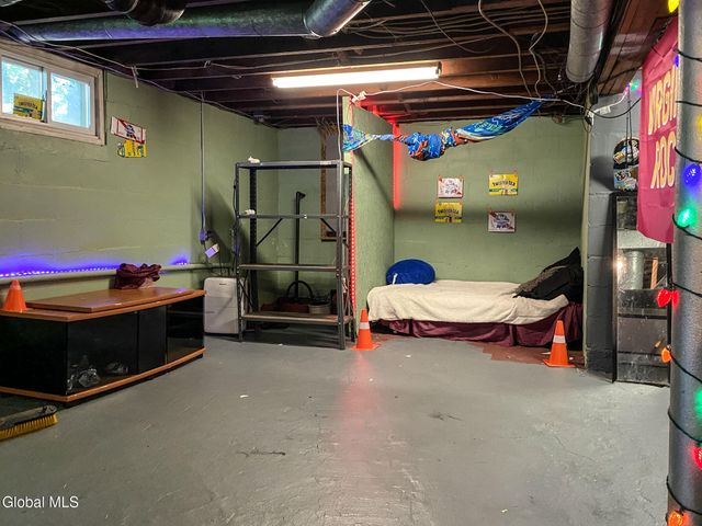 5 Hanneford Road, Queensbury, NY 12804