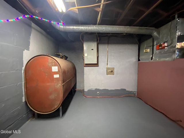 5 Hanneford Road, Queensbury, NY 12804