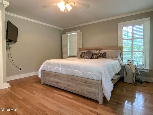 5 Hanneford Road, Queensbury, NY 12804