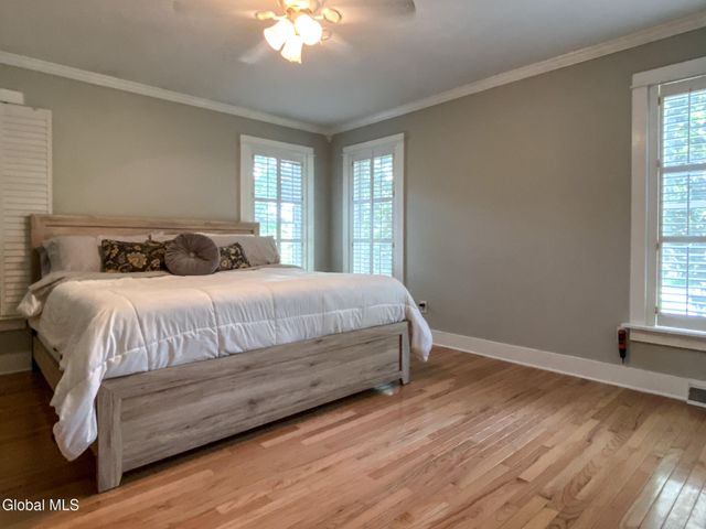 5 Hanneford Road, Queensbury, NY 12804