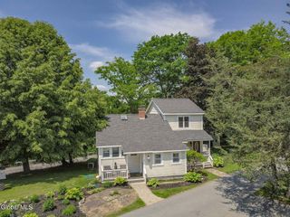 5 Hanneford Road, Queensbury, NY 12804