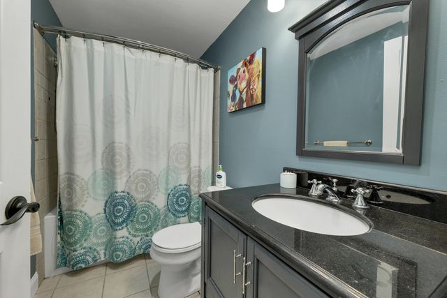 3 Albury Stone Circle, Nashua, NH 03063