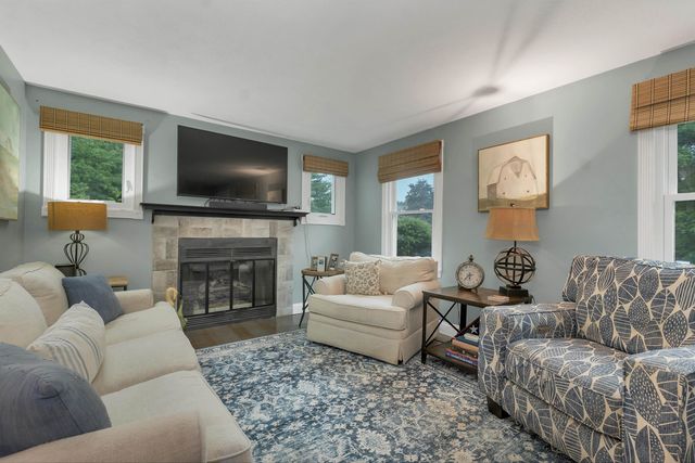 3 Albury Stone Circle, Nashua, NH 03063
