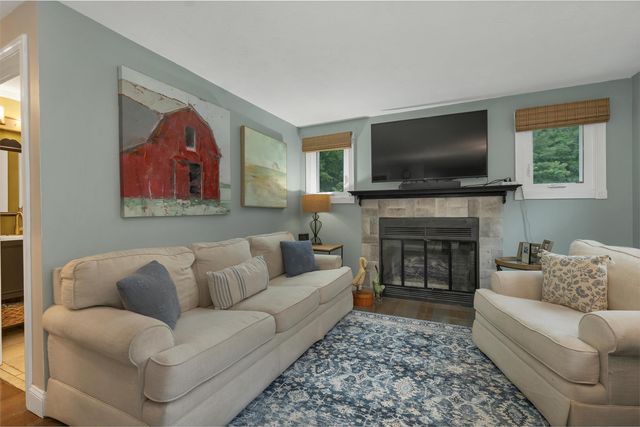 3 Albury Stone Circle, Nashua, NH 03063