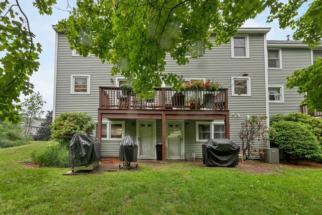 3 Albury Stone Circle, Nashua, NH 03063