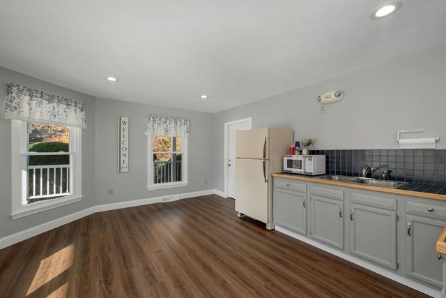 3 Albury Stone Circle, Nashua, NH 03063