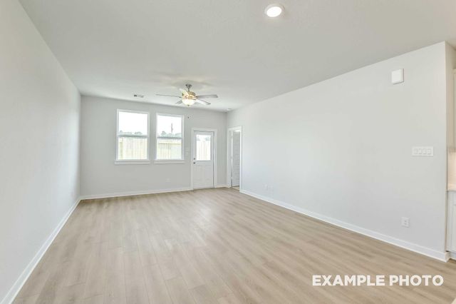 124 W Canopy Crossing Circle, Conroe, TX 77301