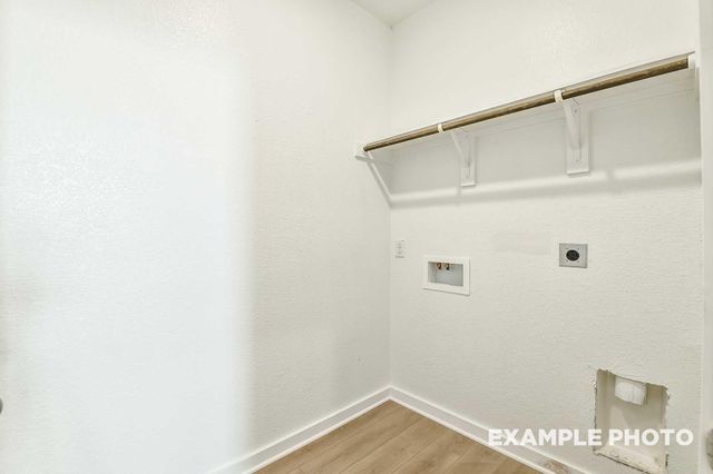 124 W Canopy Crossing Circle, Conroe, TX 77301