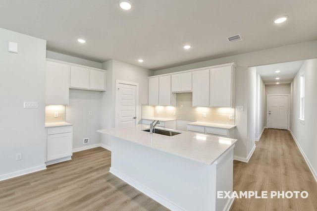 124 W Canopy Crossing Circle, Conroe, TX 77301