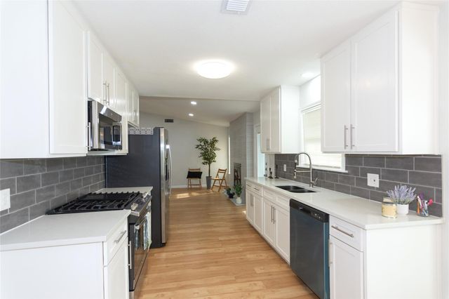 8512 Remington LN, Austin, TX 78758