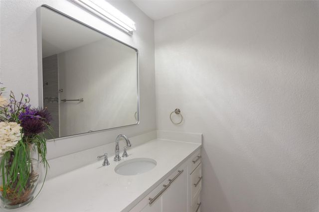 8512 Remington LN, Austin, TX 78758