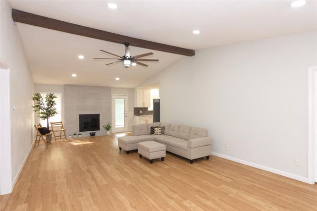 8512 Remington LN, Austin, TX 78758