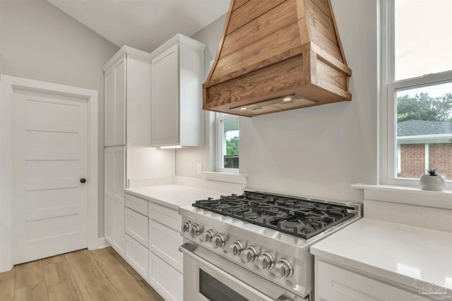 1006 W Lloyd St, Pensacola, FL 32501