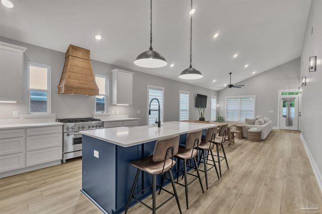 1006 W Lloyd St, Pensacola, FL 32501