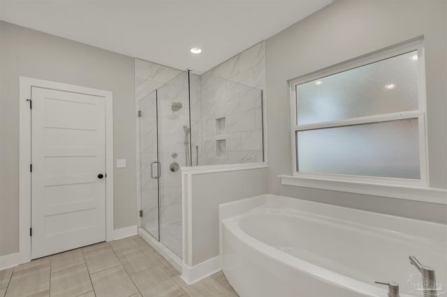 1006 W Lloyd St, Pensacola, FL 32501