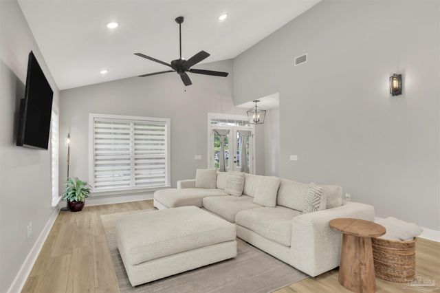 1006 W Lloyd St, Pensacola, FL 32501