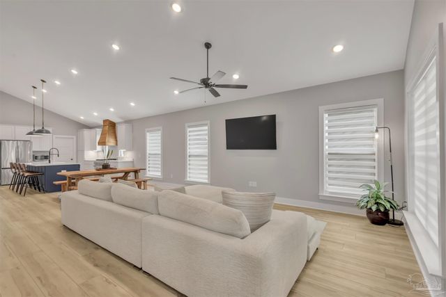 1006 W Lloyd St, Pensacola, FL 32501