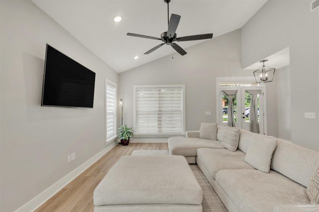 1006 W Lloyd St, Pensacola, FL 32501