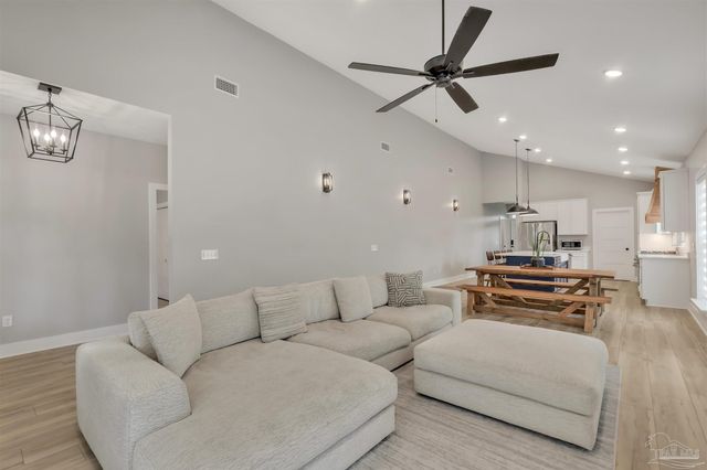 1006 W Lloyd St, Pensacola, FL 32501